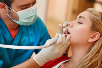 Schmerzensgeld: Zahnärztlicher Behandlungsfehler